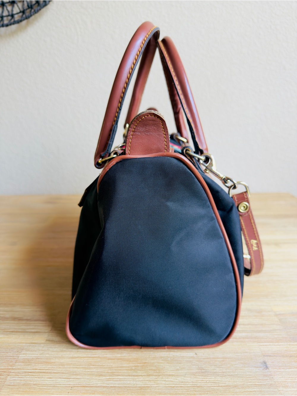 Vintage Lark Travel Purse Carry On Bag Leather Double Handles Shoulder Strap - Picture 9 of 16